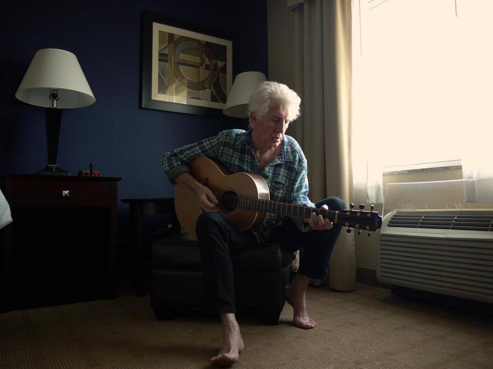 Portrait of Graham Nash playing guitar - Pistoia Blues 2018 - Lineupping