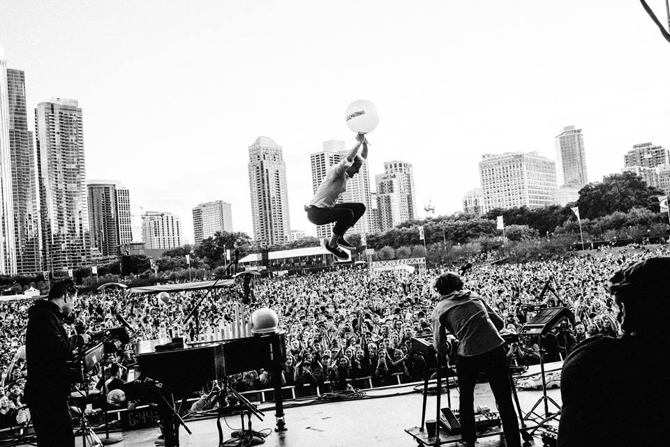 Andrew McMahon in the Wilderness on stage at Lollapalooza - Lollapalooza 2022 - Lineupping