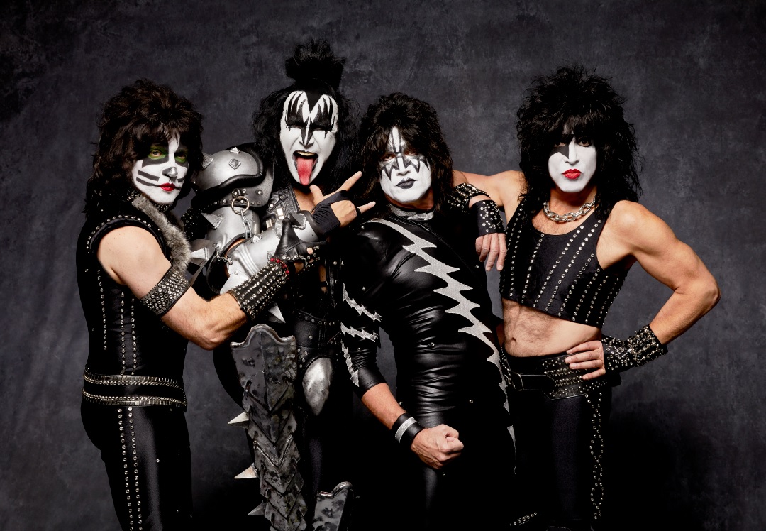 Kiss band members stand up - Download Festival 2022 - Lineupping