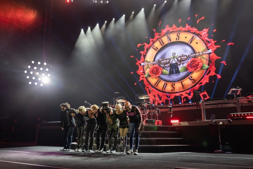 Portrait of Guns N' Roses band members on stage - credits Guns N' Roses official - Download Festival 2026 - Lineupping.com