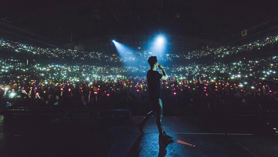 Brendon Urie of Panic! At The Disco on stage - credits Jake Chamseddine - When We Were Young 2025 - Lineupping.com