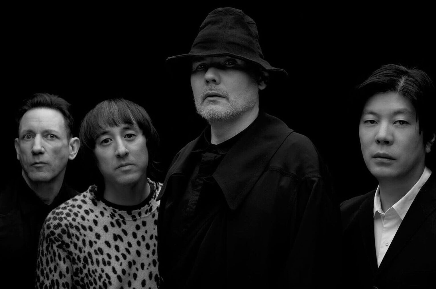 Portrait of The Smashing Pumpkins band members standing up - credits Metal Italia - The Smashing Pumpkins tour dates - Lineupping.com